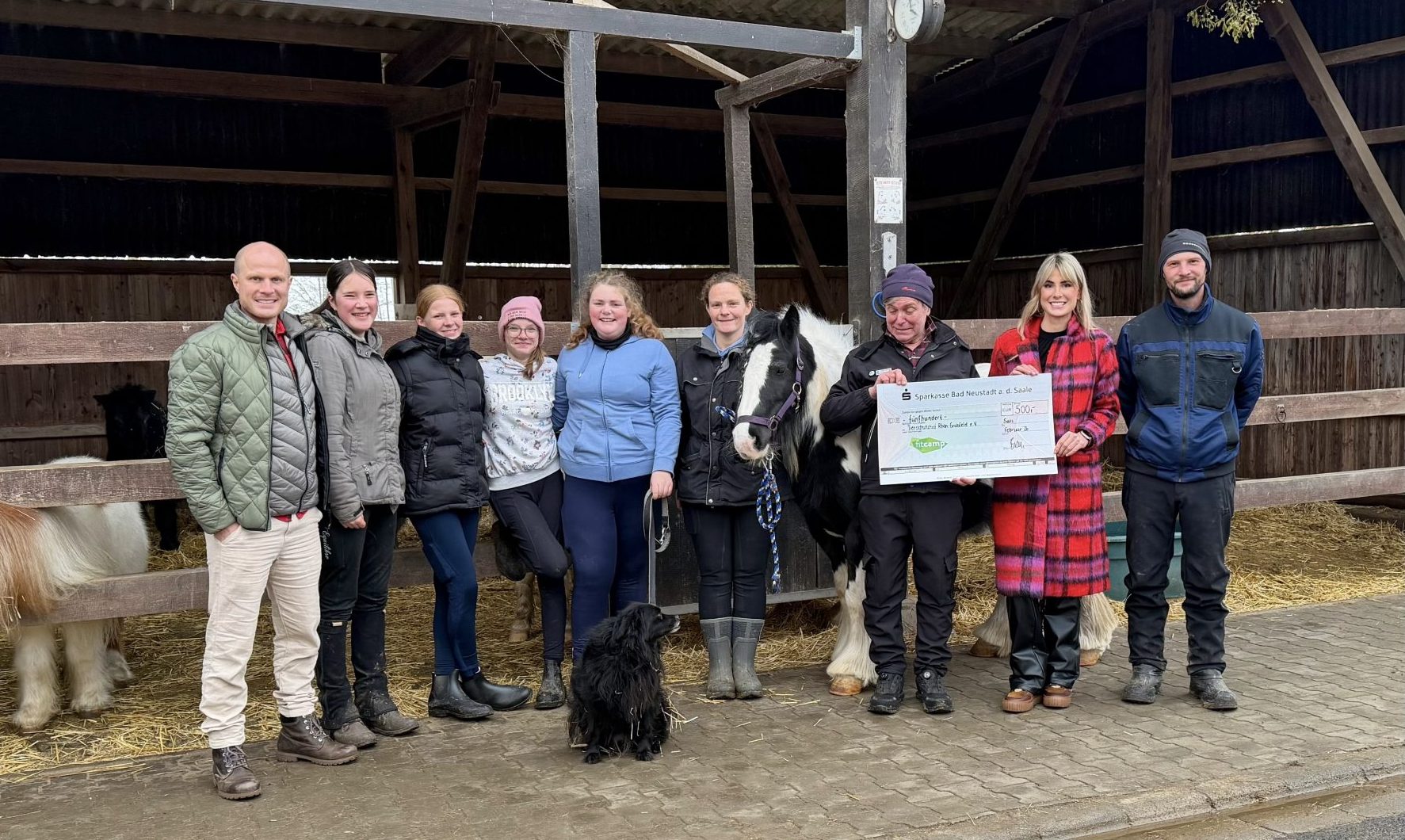 Spende von fitcamp GmbH übermittelt durch die beiden Gründer Matthias Weth und Julia Braun